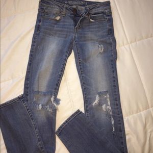 American Eagle Distressed jeans